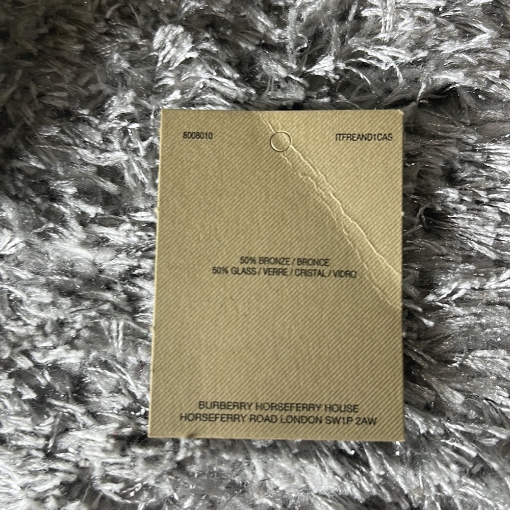 NWT/NIB- Authentic Burberry U
Letter Crystal charm - Picture 7 of 8